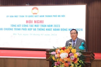 Đồng chí Nguyễn Văn Phong, Phó Bí thư Thành ủy Hà Nội phát biểu tại hội nghị.