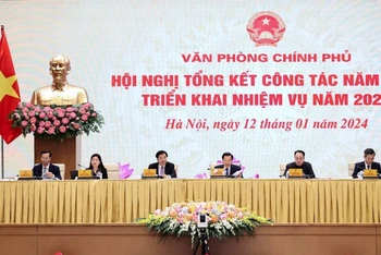 Phó Thủ tướng Lê Minh Khái và lãnh đạo Văn phòng Chính phủ chủ trì Hội nghị.