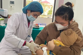 Triển khai tiêm vaccine trong Chương trình tiêm chủng mở rộng cho trẻ em tại trạm y tế trạm y tế xã Bình Yên, huyện Sơn Dương, tỉnh Tuyên Quang.
