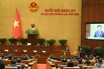 Chủ tịch Quốc hội Vương Đình Huệ phát biểu khai mạc Kỳ họp bất thường lần thứ 5, Quốc hội khóa XV. (Ảnh: DUY LINH)