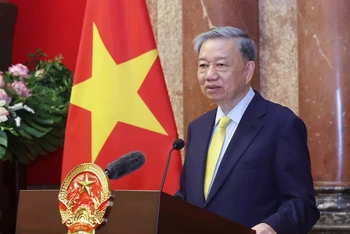 Chủ tịch nước Tô Lâm phát biểu trong buổi gặp gỡ cán bộ Văn phòng Chủ tịch nước. (Ảnh: Thống Nhất/TTXVN)