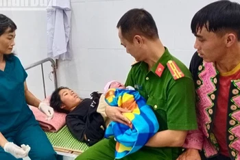 Dưới sự hỗ trợ của Thượng tá Nguyễn Minh Tú, cháu bé cùng sản phụ đều khỏe mạnh.
