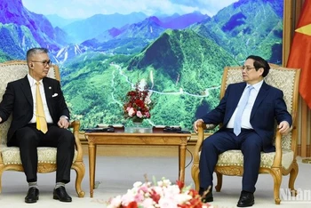 Thủ tướng Phạm Minh Chính tiếp Bộ trưởng Bộ Đầu tư, Thương mại và Công nghiệp Malaysia Zafrul Abdul Aziz.