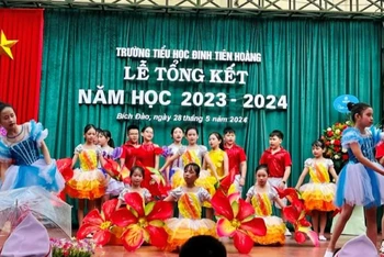 Lễ tổng kết năm học 2023-2024 trường tiểu học Đinh Tiên Hoàng, thành phố Ninh Bình, tỉnh Ninh Bình. (Nguồn:Ttrường tiểu học Đinh Tiên Hoàng)