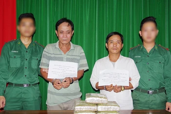 Bắt giữ 2 đối tượng mua bán trái phép chất ma túy từ Lào về Việt Nam 