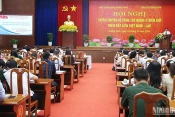 Quang cảnh Hội nghị tuyên truyền về công tác quản lý biên giới trên đất liền Việt Nam-Lào.