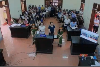 Phiên tòa xét xử sơ thẩm vụ án xảy ra tại Trung tâm Giáo dục nghề nghiệp-Giáo dục thường xuyên huyện Hưng Nguyên