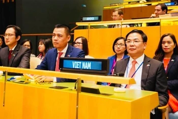 Đoàn Việt Nam tham dự phiên họp bỏ phiếu và công bố kết quả thành viên Hội đồng Nhân quyền Liên hợp quốc nhiệm kỳ 2023-2025. (Ảnh: Bộ Ngoại giao)