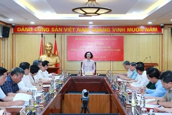 Bà Trương Thị Mai, Ủy viên Bộ Chính trị, Thường trực Ban Bí thư, Trưởng Ban Tổ chức Trung ương, Trưởng Tiểu ban phát biểu chỉ đạo hội nghị. (Ảnh: TTXVN)