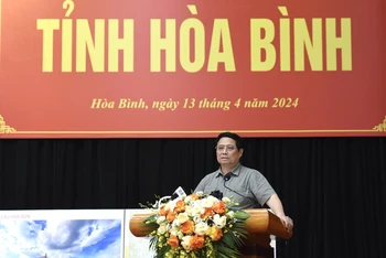 Thủ tướng Phạm Minh Chính dư và chủ trì buổi làm việc với lãnh đạo chủ chốt tỉnh Hòa Bình.