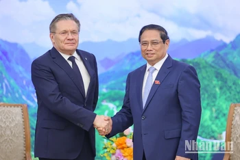 Thủ tướng Phạm Minh Chính tiếp ông A.E.Likhachev, Tổng Giám đốc Tập đoàn Năng lượng Nguyên tử Quốc gia Liên bang Nga (Rosatom).