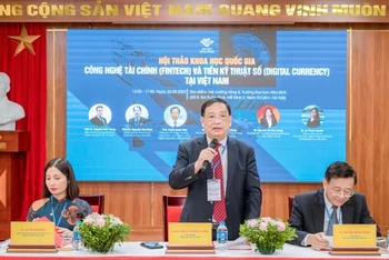 Hiệu trưởng Trường đại học Hòa Bình, PGS,TS Tô Ngọc Hưng phát biểu tại hội thảo.