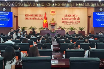 Khai mạc kỳ họp thứ 18 Hội đồng nhân dân thành phố Đà Nẵng.