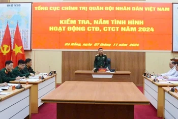 Trung tướng Lê Quang Minh, Phó Chủ nhiệm Tổng cục Chính trị QĐND Việt Nam phát biểu tại buổi kiểm tra.