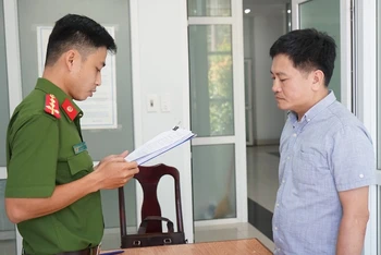 Đối tượng Lương Thiện Anh Tuấn bị bắt về hành vi lừa đảo chiếm đoạt tài sản. (Ảnh: Công an cung cấp)