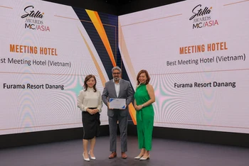Furama Resort Đà Nẵng nhận giải thưởng Khách sạn Hội nghị tốt nhất Việt Nam 2023. (Ảnh: Văn Tín)