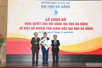 PGS, TS Nguyễn Mạnh Toàn được bổ nhiệm giữ chức Phó Giám đốc Đại học Đà Nẵng nhiệm kỳ 2021-2026. (Ảnh: ANH ĐÀO)