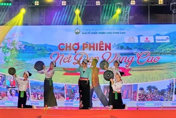 Chương trình nghệ thuật tại lễ khai mạc.