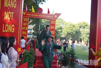 Điểm giao quân được tổ chức trong khuôn viên của Trường đại học Bách Khoa Thành phố Hồ Chí Minh.