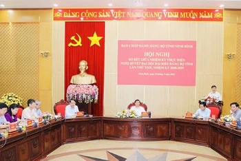 Toàn cảnh Hội nghị sơ kết giữa nhiệm kỳ thực hiện Nghị quyết Đại hội đại biểu Đảng bộ tỉnh Ninh Bình lần thứ 22, nhiệm kỳ 2020-2025. (Ảnh: Đức Lam)