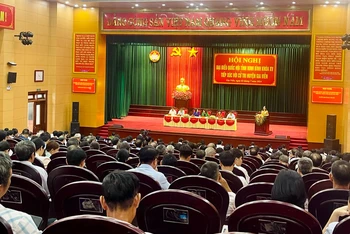Hội nghị tiếp xúc cử tri tại huyện Gia Viễn, tỉnh Ninh Bình.