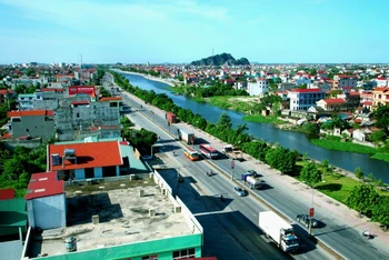 Một góc thành phố Ninh Bình sau 30 năm tái lập tỉnh. (Ảnh: THẾ MINH)