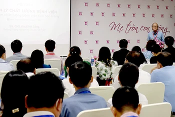 Bác sĩ Trần Đình Công, cán bộ Sở Y Tế tỉnh Sóc Trăng phát biểu tại Hội nghị.