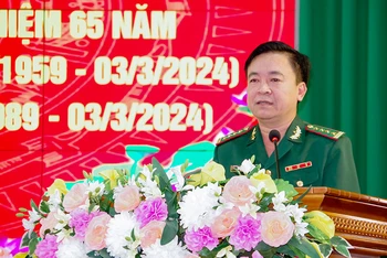 Đại tá Nguyễn Trìu Mến – Bí thư Đảng ủy, Chính ủy, BĐBP tỉnh phát động thi đua tại buổi lễ