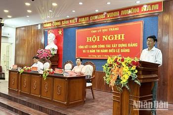 Bí thư Tỉnh ủy Sóc Trăng Lâm Văn Mẫn phát biểu tại hội nghị.