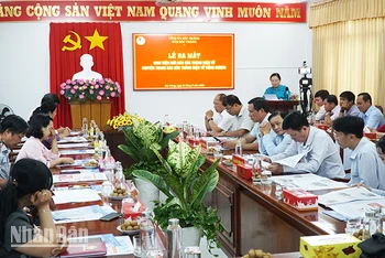 Quang cảnh Lễ ra mắt giao diện mới Báo Sóc Trăng điện tử.