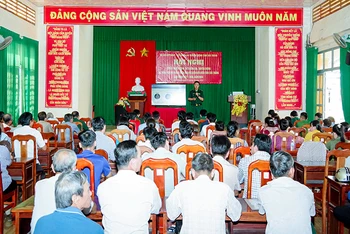 Thông tin chống khai thác hải sản bất hợp pháp, không báo cáo và không theo quy định IUU cho nhân dân huyện Cù Lao Dung.