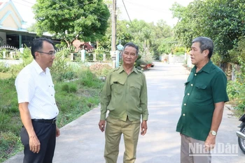 Người dân thuộc diện di dời dự án đường vành đai 3, đoạn thuộc xã Vĩnh Thanh, huyện Nhơn Trạch (tỉnh Đồng Nai) bắt đầu nhận tiền bồi thường.