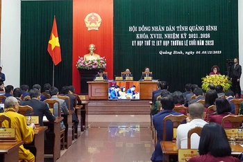 Quang cảnh kỳ họp thứ 12, Hội đồng nhân dân tỉnh Quảng Bình.