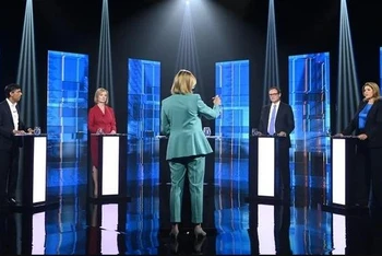 Cắt giảm thuế trở thành tâm điểm trong cuộc tranh luận trên truyền hình giữa các ứng cử viên Thủ tướng Anh ngày 17/7. (Ảnh: ITV)