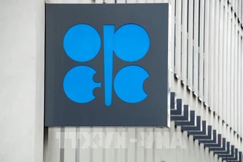 Biểu tượng của Tổ chức Các nước xuất khẩu dầu mỏ (OPEC) tại trụ sở ở Vienna, Áo. (Ảnh: AFP/TTXVN)