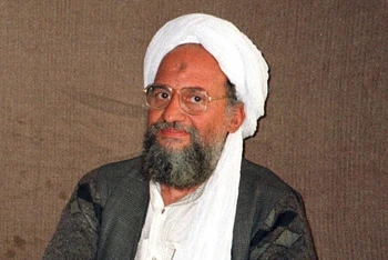 Ayman al-Zawahiri trong một buổi phỏng vấn vào tháng 11/2001. (Ảnh: Reuters)