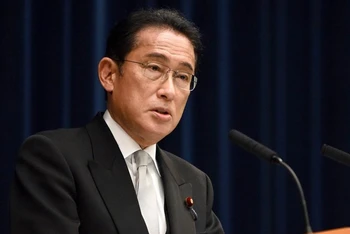 Thủ tướng Nhật Bản Fumio Kishida phát biểu tại 1 cuộc họp báo ở Tokyo, ngày 10/8/2022. (Ảnh: Mainichi)