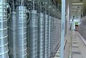 Các máy ly tâm bên trong cơ sở hạt nhân Natanz ở miền trung Iran. (Ảnh: IRNA/TTXVN)