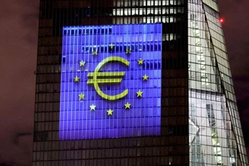 Tăng trưởng kinh tế khu vực đồng tiền chung châu Âu (Eurozone) được dự báo sẽ giảm mạnh trong năm 2023. (Ảnh minh họa: Reuters)