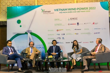 Các chuyên gia tại buổi họp báo chia sẻ thông tin về Hội nghị Điện gió Việt Nam 2022. (Ảnh: TRUNG HƯNG)