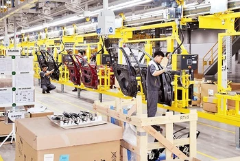 Sản xuất ô-tô tại nhà máy Công ty TNHH Sản xuất và Kinh doanh VinFast, Khu công nghiệp Ðình Vũ (Hải Phòng). (Ảnh: TRẦN HẢI)