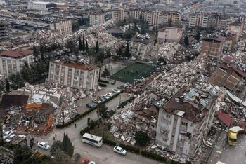Khung cảnh đổ nát sau động đất ở Hatay, Thổ Nhĩ Kỳ. (Ảnh: Anadolu/Getty Images)