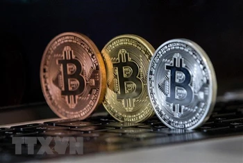 Đồng bitcoin. (Ảnh: AFP/TTXVN)