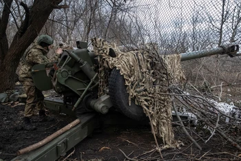 Binh sĩ Ukraine ở khu vực gần thành phố Bakhmut, Donetsk, Ukraine, ngày 2/3/2023. (Ảnh: Reuters)