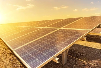 Saudi Arabia và UAE dẫn đầu khu vực Trung Đông về sản xuất năng lượng mặt trời. (Nguồn: Shutterstock)