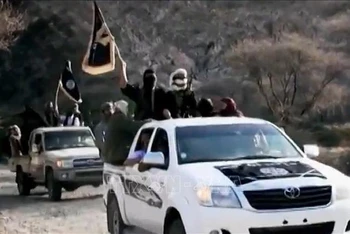 Các tay súng Al Qaeda ở bán đảo Arab (AQAP) tại một địa điểm bí mật ở Yemen. (Ảnh: AFP/TTXVN)