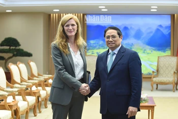Thủ tướng Phạm Minh Chính tiếp Tổng Giám đốc USAID, bà Samantha Power. (Ảnh: TRẦN HẢI)