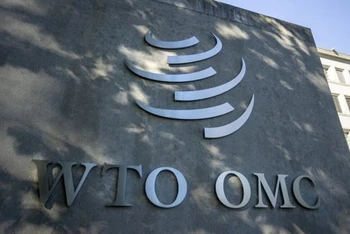 Logo của Tổ chức Thương mại thế giới (WTO) tại trụ sở ở Geneva, Thụy Sĩ. (Nguồn: Reuters)