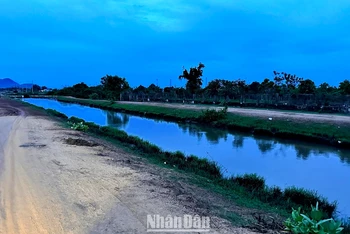 Kênh thủy lợi Sông Quao dẫn nước từ hồ chứa Sông Quao cung cấp nước tưới sản xuất và sinh hoạt cho huyện Hàm Thuận Bắc và thành phố Phan Thiết, Bình Thuận. 