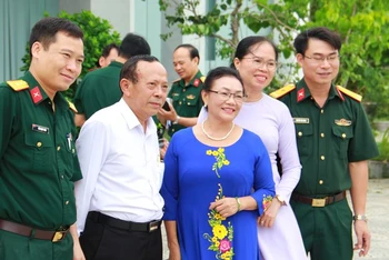 Các nhà văn tham dự trại sáng tác về lực lượng vũ trang và chiến tranh cách mạng năm 2023 tại Đà Nẵng.
